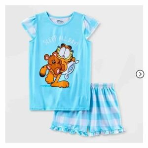 Girls Garfield 2pc Short Sleeve Pajama set.